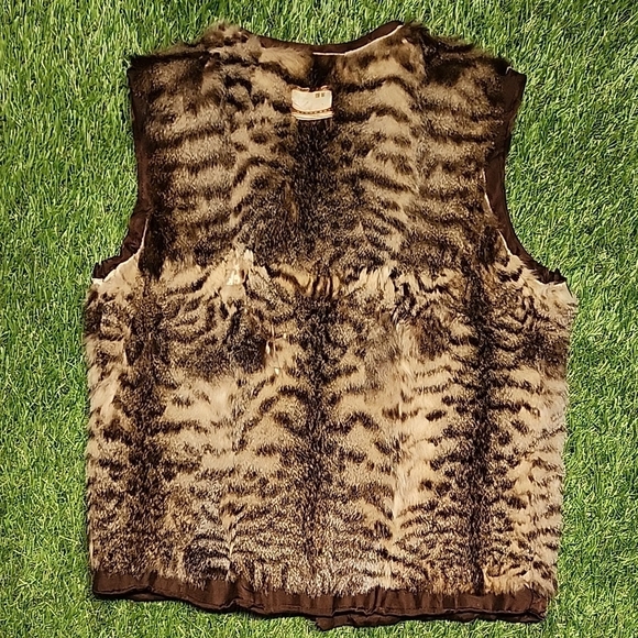 Chic Fur Vest with Animal Print - Picture 3 of 9